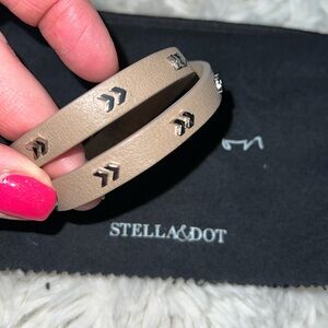 EUC Stella & Dot Chevron Wrap Bracelet (silver)